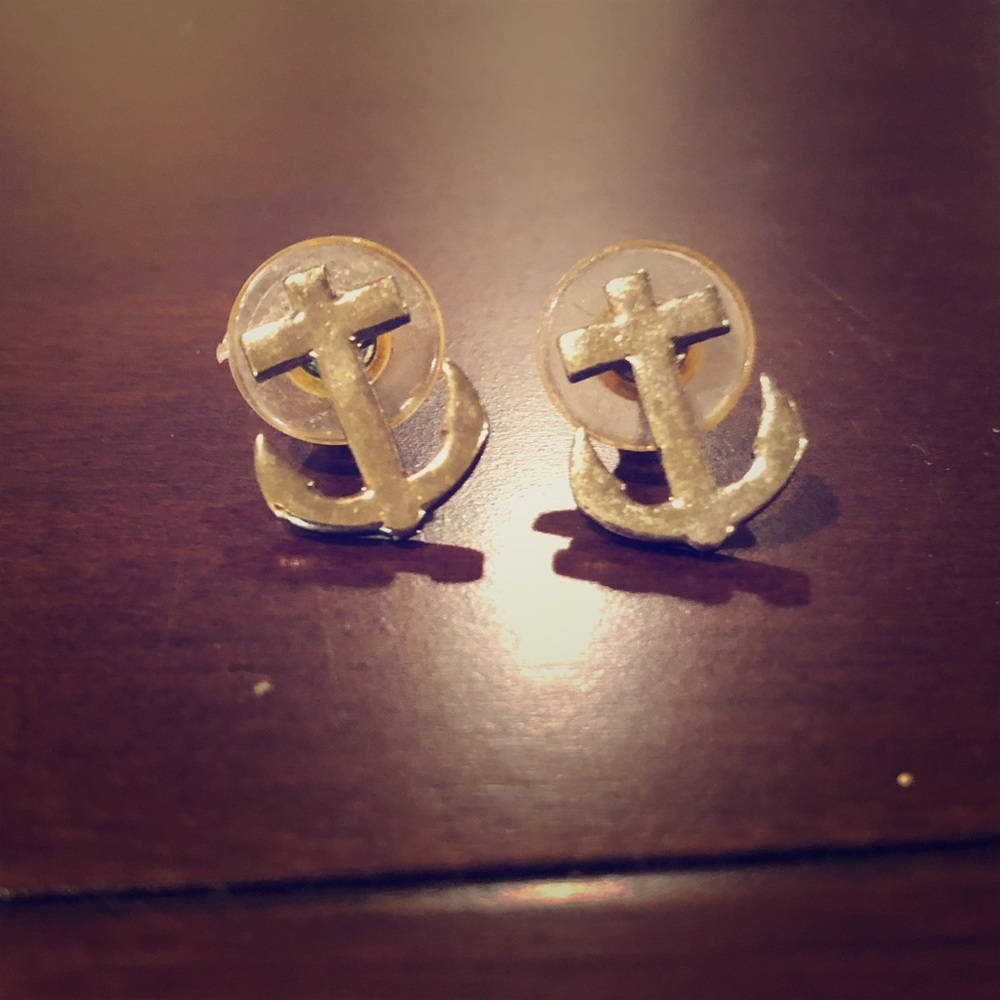 Gold anchor earrings